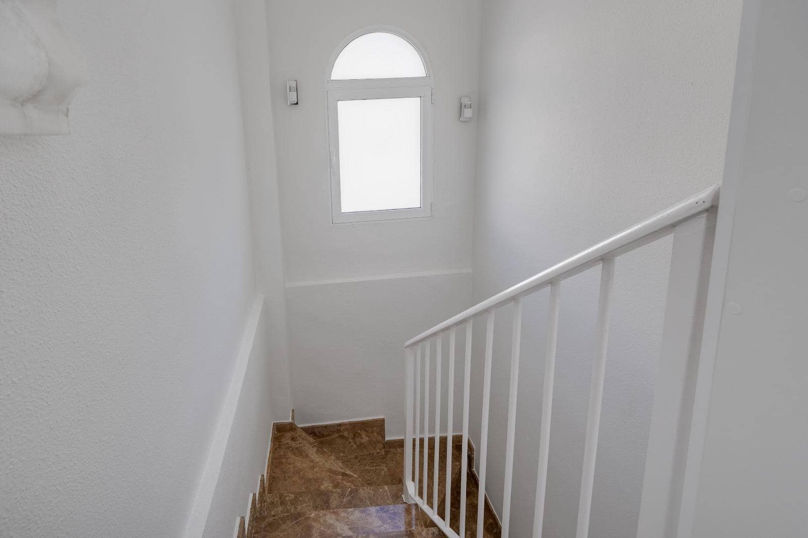 4 quarto Casa em Banda para venda em Orihuela Costa com piscina - 436 000 € (Ref: 9815772)