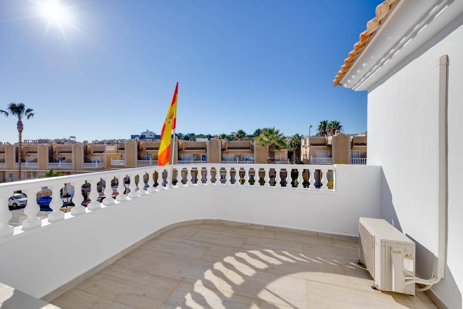 4 quarto Casa em Banda para venda em Orihuela Costa com piscina - 436 000 € (Ref: 9815772)