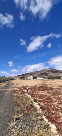 3 bedroom Finca/Country House for sale in Triquivijate, Antigua with pool garage - € 469,000 (Ref: 9817944)
