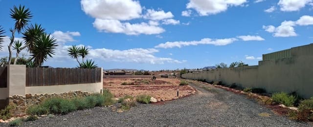 3 bedroom Finca/Country House for sale in Triquivijate, Antigua with pool garage - € 469,000 (Ref: 9817944)