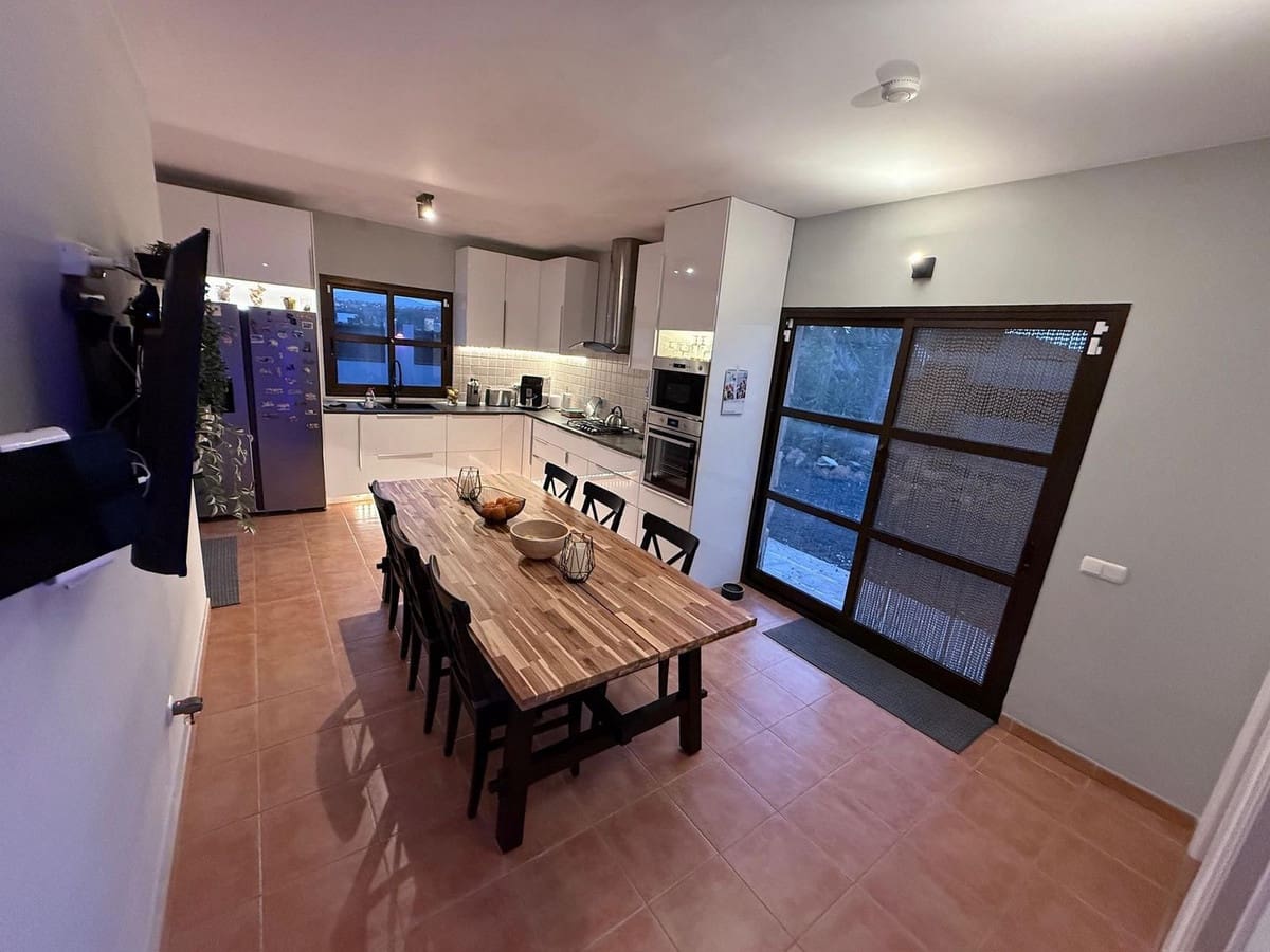 3 bedroom Finca/Country House for sale in Triquivijate with pool garage - € 469,000 (Ref: 9817944)