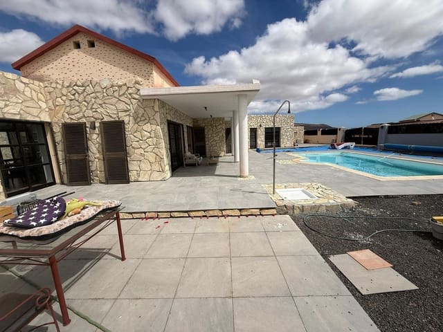 3 soveværelse Finca/Landehus til salg i Triquivijate, Antigua med swimmingpool garage - € 469.000 (Ref: 9817944)