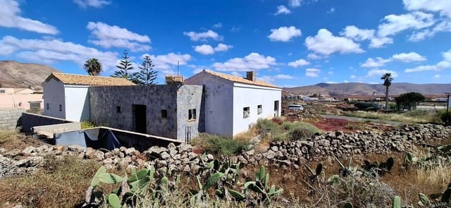 4 chambre Villa/Maison à vendre à Villaverde, La Oliva avec garage - 395 000 € (Ref: 9820305)