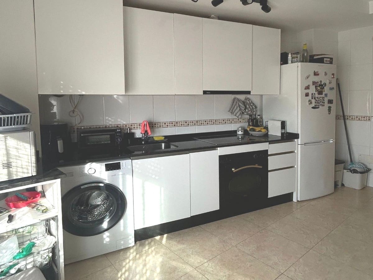 2 slaapkamer Appartement te koop in Fuengirola - € 249.000 (Ref: 9823991)