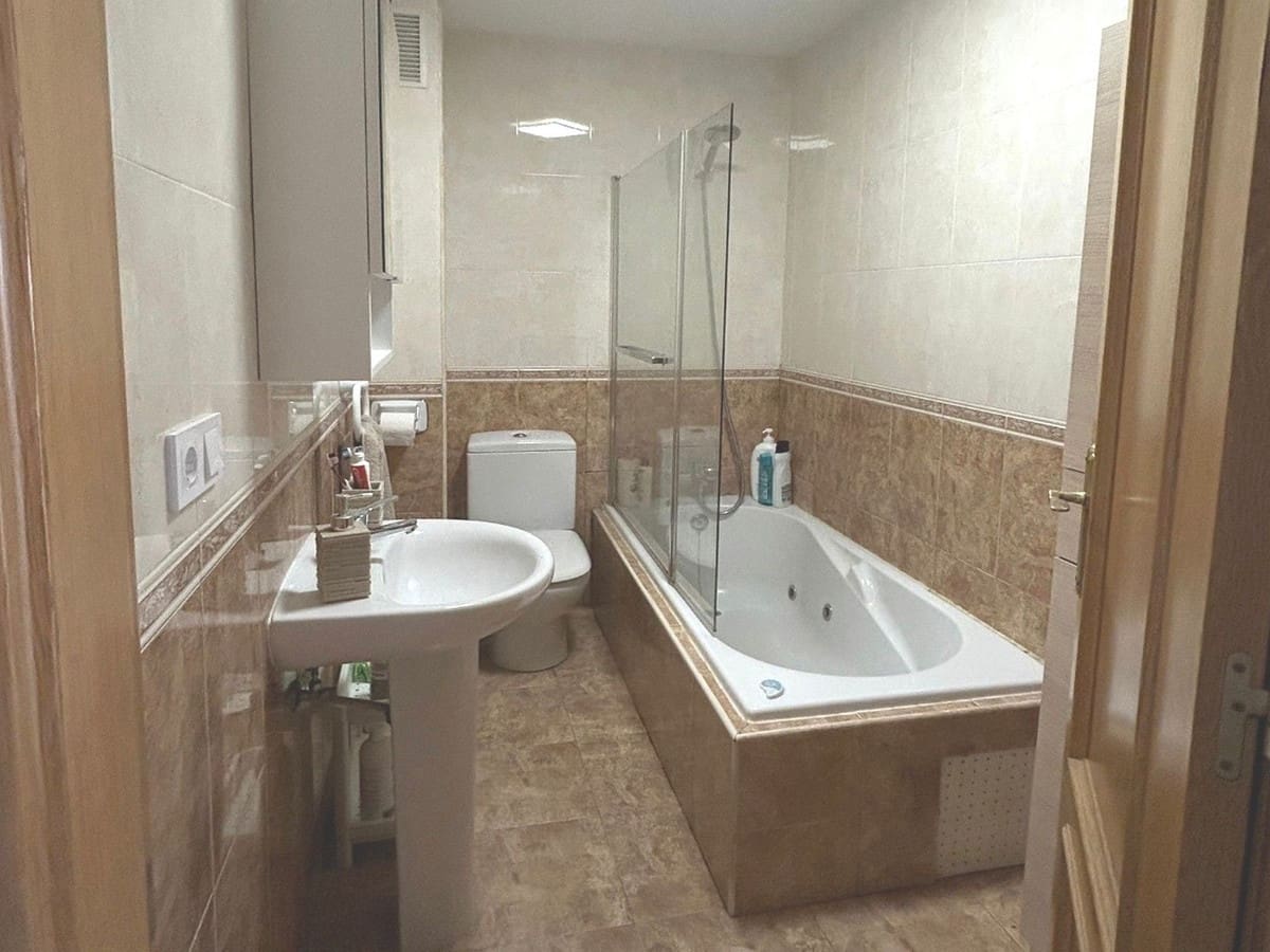 2 slaapkamer Appartement te koop in Fuengirola - € 249.000 (Ref: 9823991)