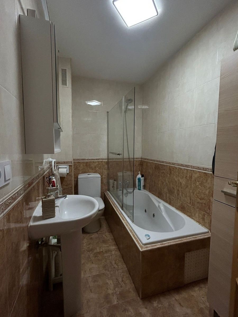 2 slaapkamer Appartement te koop in Fuengirola - € 249.000 (Ref: 9823991)