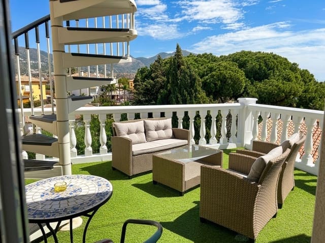 8 chambre Villa/Maison à vendre à Mijas Costa, Mijas avec piscine - 1 795 000 € (Ref: 9823992)