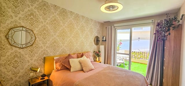 2 chambre Villa/Maison Semi-Mitoyenne à vendre à La Duquesa / Puerto de la Duquesa, Manilva avec piscine - 270 000 € (Ref: 9823995)