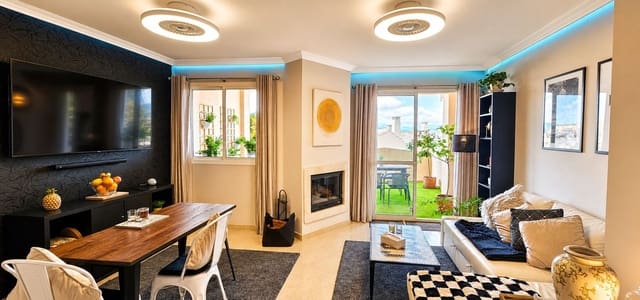 2 sovrum Semi-fristående Villa till salu i La Duquesa / Puerto de la Duquesa, Manilva med pool - 270 000 € (Ref: 9823995)