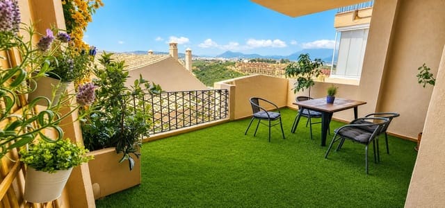 2 sovrum Semi-fristående Villa till salu i La Duquesa / Puerto de la Duquesa, Manilva med pool - 270 000 € (Ref: 9823995)