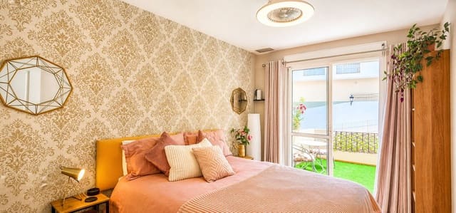 2 sypialnia Willa na sprzedaż w La Duquesa / Puerto de la Duquesa, Manilva z basenem - 259 000 € (Ref: 9823995)