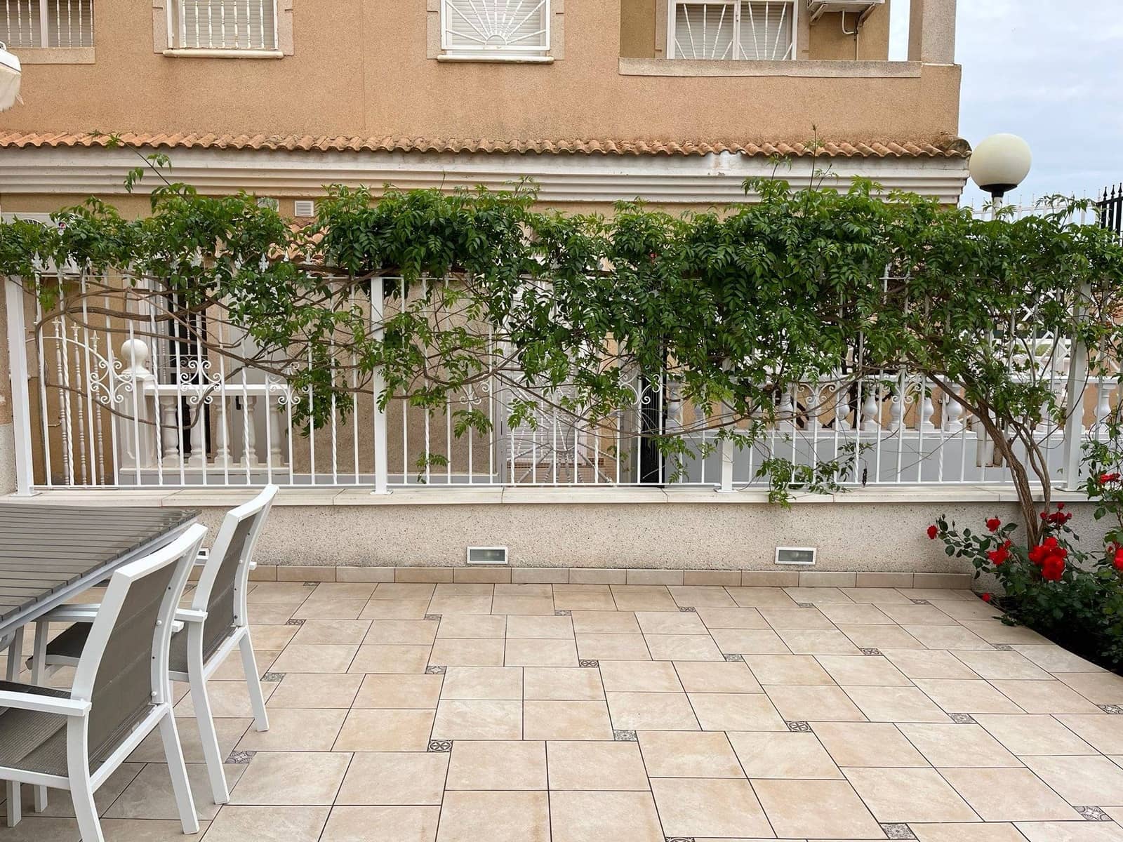 2 sovrum Strandlägenhet till salu i Los Alcazares med pool - 222 000 € (Ref: 9824001)