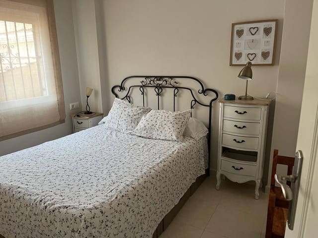 2 sovrum Strandlägenhet till salu i Centro, Los Alcázares med pool - 222 000 € (Ref: 9824001)