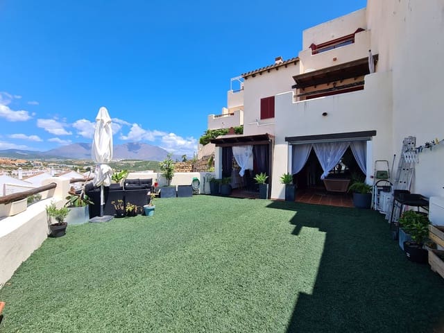 2 soveværelse Semi-Rækkehus til salg i Casares med swimmingpool - € 353.000 (Ref: 9824876)