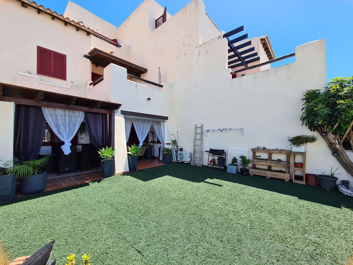 2 soveværelse Semi-Rækkehus til salg i Casares med swimmingpool - € 353.000 (Ref: 9824876)