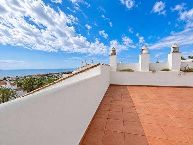 2 soverom Villa til salgs i La Duquesa / Puerto de la Duquesa, Manilva med svømmebasseng garasje - € 280 000 (Ref: 9824877)