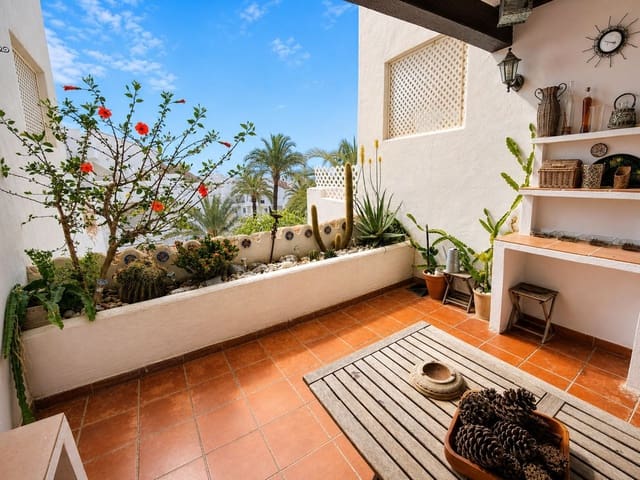 2 soverom Villa til salgs i La Duquesa / Puerto de la Duquesa, Manilva med svømmebasseng garasje - € 280 000 (Ref: 9824877)