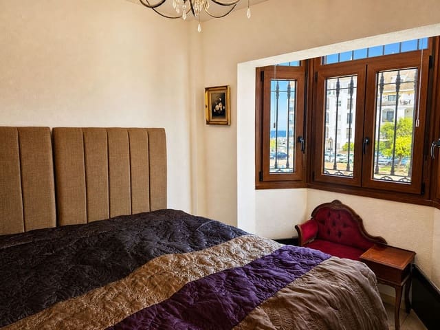 3 soverom Villa til salgs i La Duquesa / Puerto de la Duquesa, Manilva med svømmebasseng - € 375 000 (Ref: 9824879)