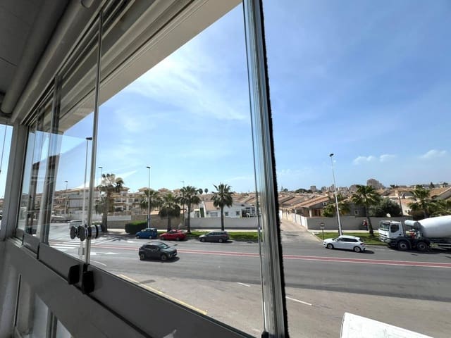 2 makuuhuone Bungalow myytävänä paikassa Torrevieja mukana uima-altaan - 180 000 € (Ref: 9824880)