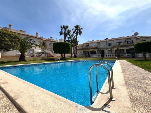 2 makuuhuone Bungalow myytävänä paikassa Torrevieja mukana uima-altaan - 180 000 € (Ref: 9824880)