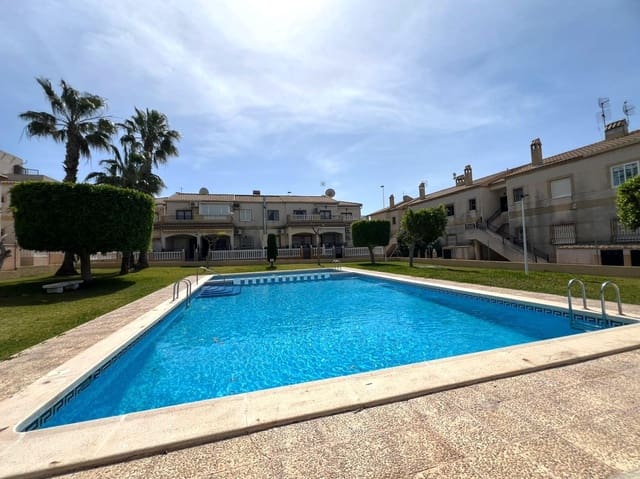 2 makuuhuone Bungalow myytävänä paikassa Torrevieja mukana uima-altaan - 180 000 € (Ref: 9824880)
