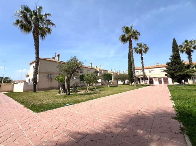 2 makuuhuone Bungalow myytävänä paikassa Torrevieja mukana uima-altaan - 180 000 € (Ref: 9824880)