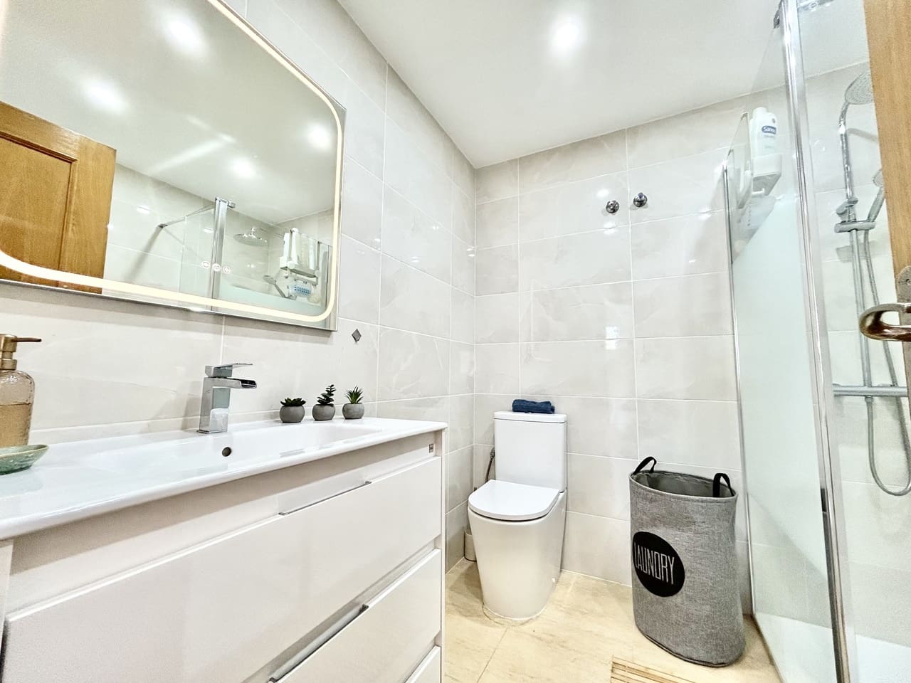 2 soveværelse Lejlighed til salg i Villamartin med garage - € 159.950 (Ref: 9824894)
