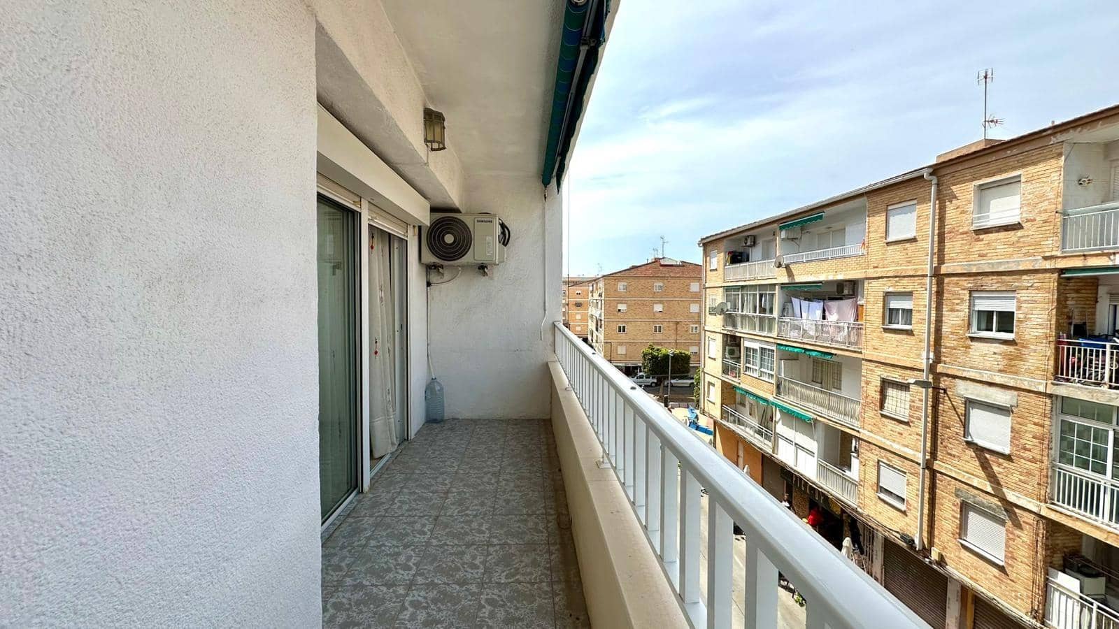 3 soveværelse Lejlighed til salg i Torrevieja - € 154.900 (Ref: 9824895)