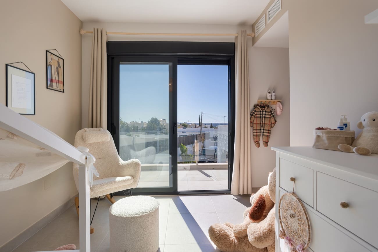 4 makuuhuone Huvila myytävänä paikassa Ciudad Quesada mukana uima-altaan - 699 000 € (Ref: 9824910)