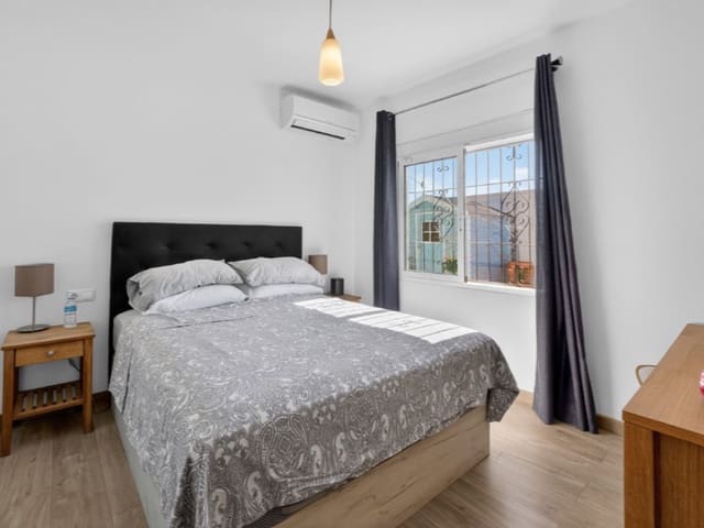 3 slaapkamer Villa te koop in Nueva Torrevieja, Torrevieja met zwembad - € 399.000 (Ref: 9826597)