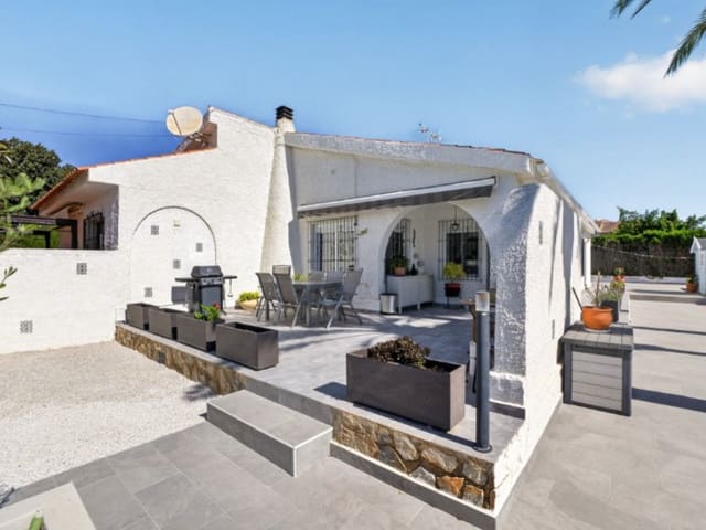 3 slaapkamer Villa te koop in Nueva Torrevieja, Torrevieja met zwembad - € 399.000 (Ref: 9826597)