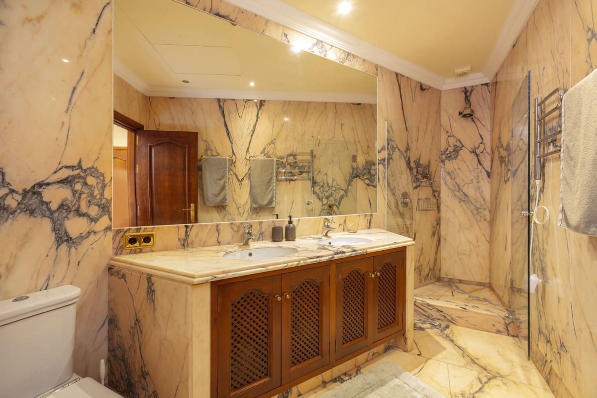 8 slaapkamer Villa te koop in La Zagaleta met zwembad - € 5.850.000 (Ref: 9828885)