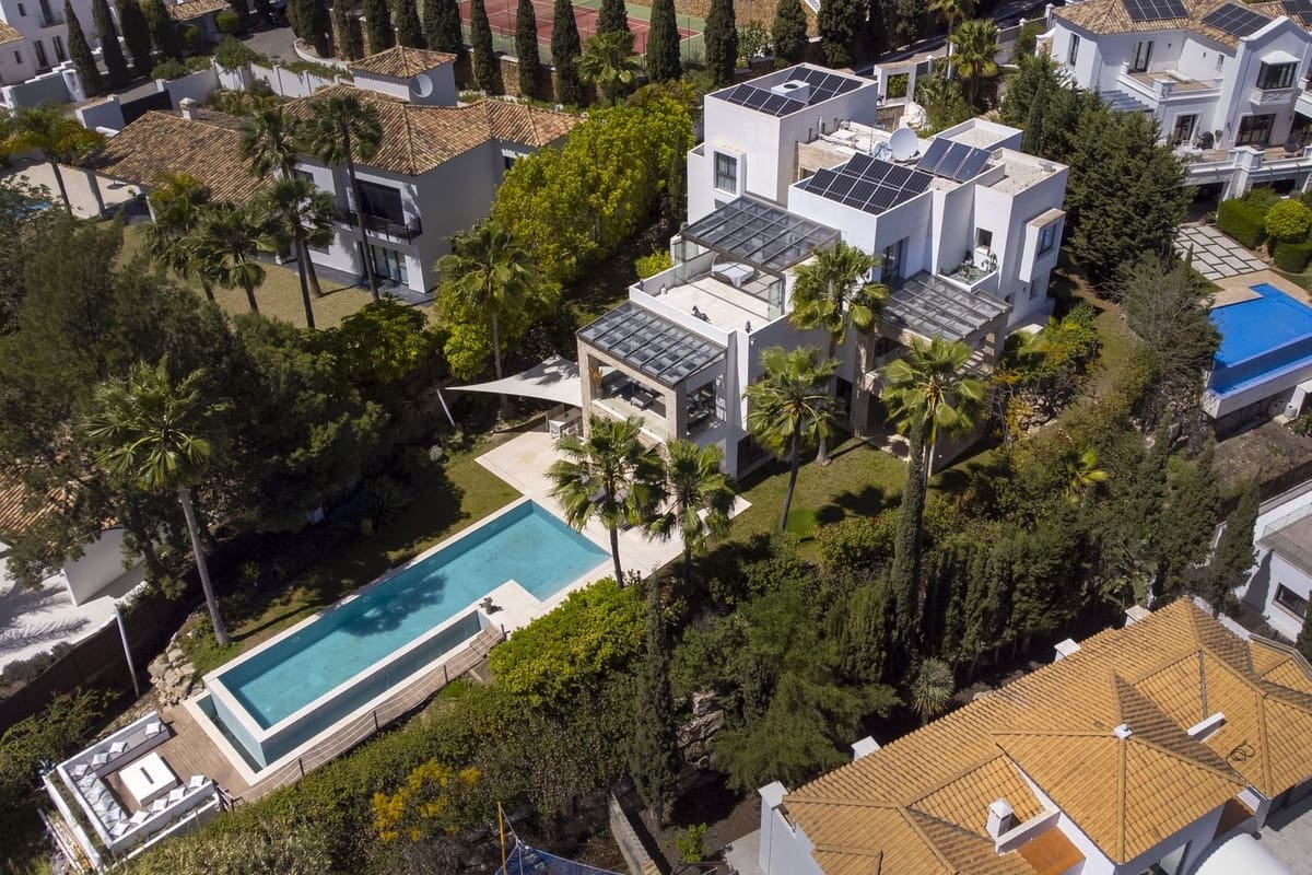 Pareado de 5 habitaciones en Benahavís en venta con piscina - 3.680.000 € (Ref: 9828886)