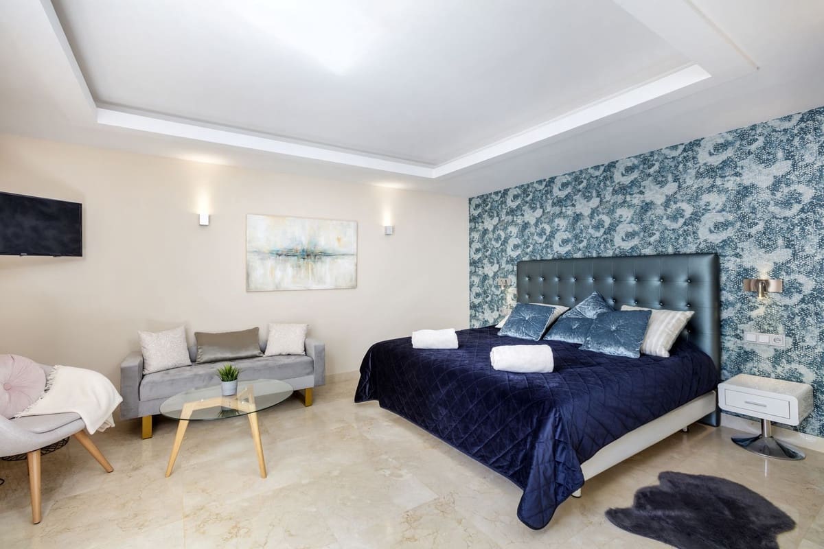 Pareado de 5 habitaciones en Benahavís en venta con piscina - 3.680.000 € (Ref: 9828886)