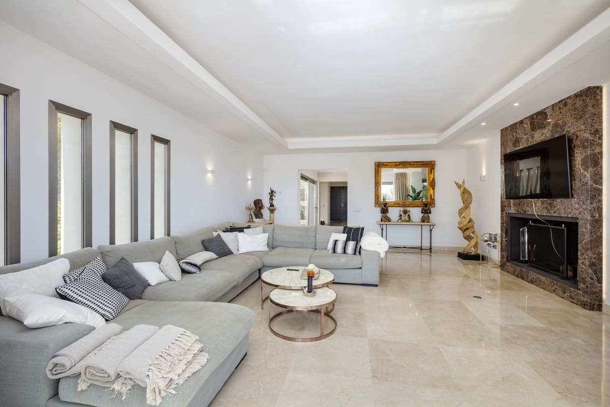 Pareado de 5 habitaciones en Benahavís en venta con piscina - 3.680.000 € (Ref: 9828886)