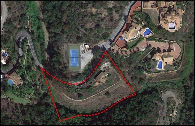 Pareado de 2 habitaciones en Benahavís en venta con piscina - 1.350.000 € (Ref: 9828887)