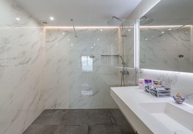 3 quarto Moradia para venda em Nueva Andalucia, Marbella com piscina - 730 000 € (Ref: 9828890)