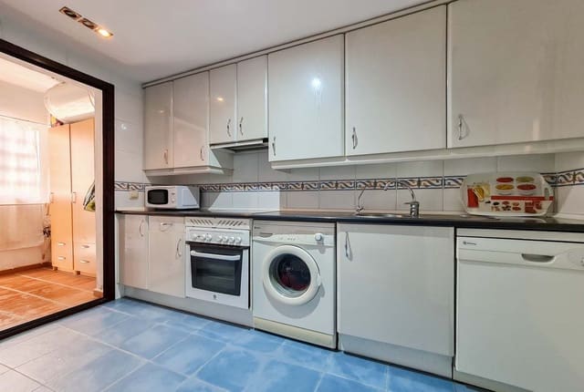 1 soverom Leilighet til salgs i Las Brisas, Marbella med svømmebasseng garasje - € 460 000 (Ref: 9828892)