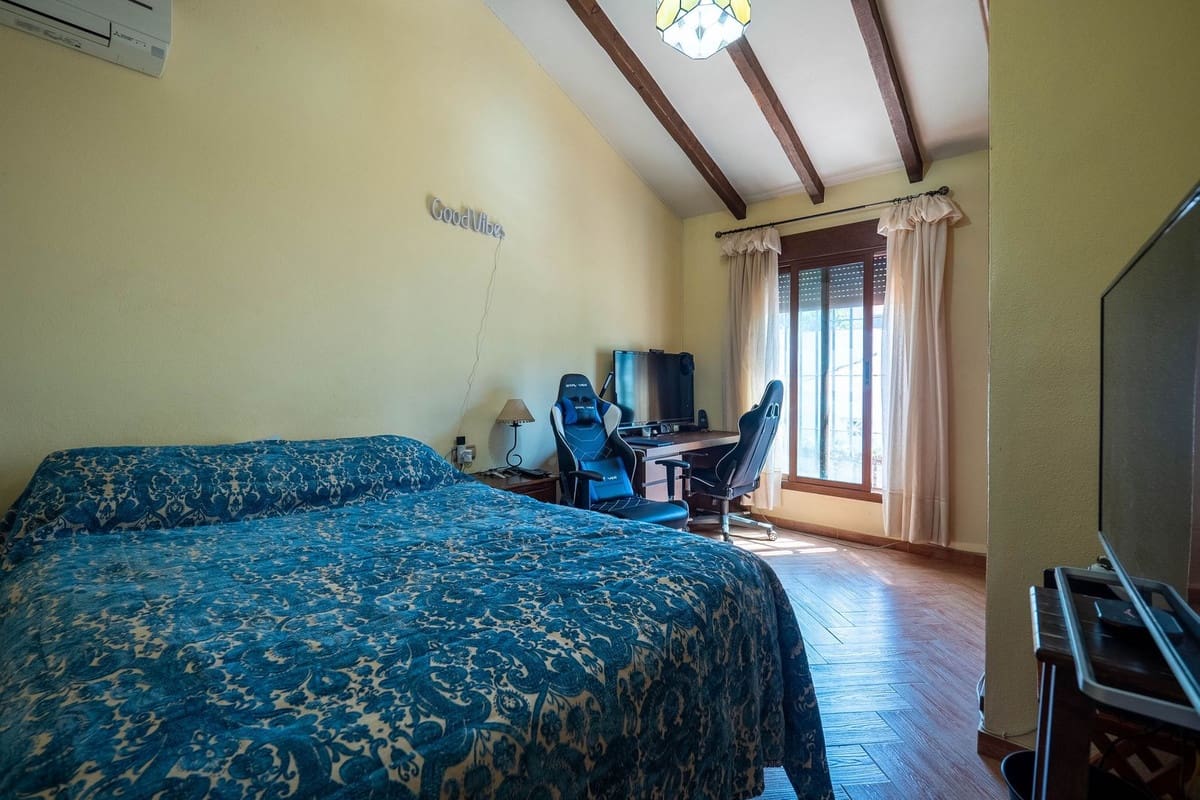 4 chambre Villa/Maison Semi-Mitoyenne à vendre à Alhaurin el Grande avec piscine - 695 000 € (Ref: 9828893)