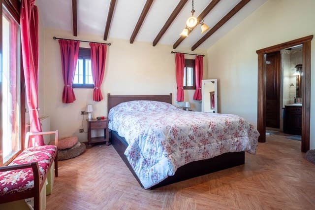 4 chambre Villa/Maison Semi-Mitoyenne à vendre à Alhaurín el Grande avec piscine - 695 000 € (Ref: 9828893)
