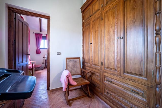 4 chambre Villa/Maison Semi-Mitoyenne à vendre à Alhaurín el Grande avec piscine - 695 000 € (Ref: 9828893)