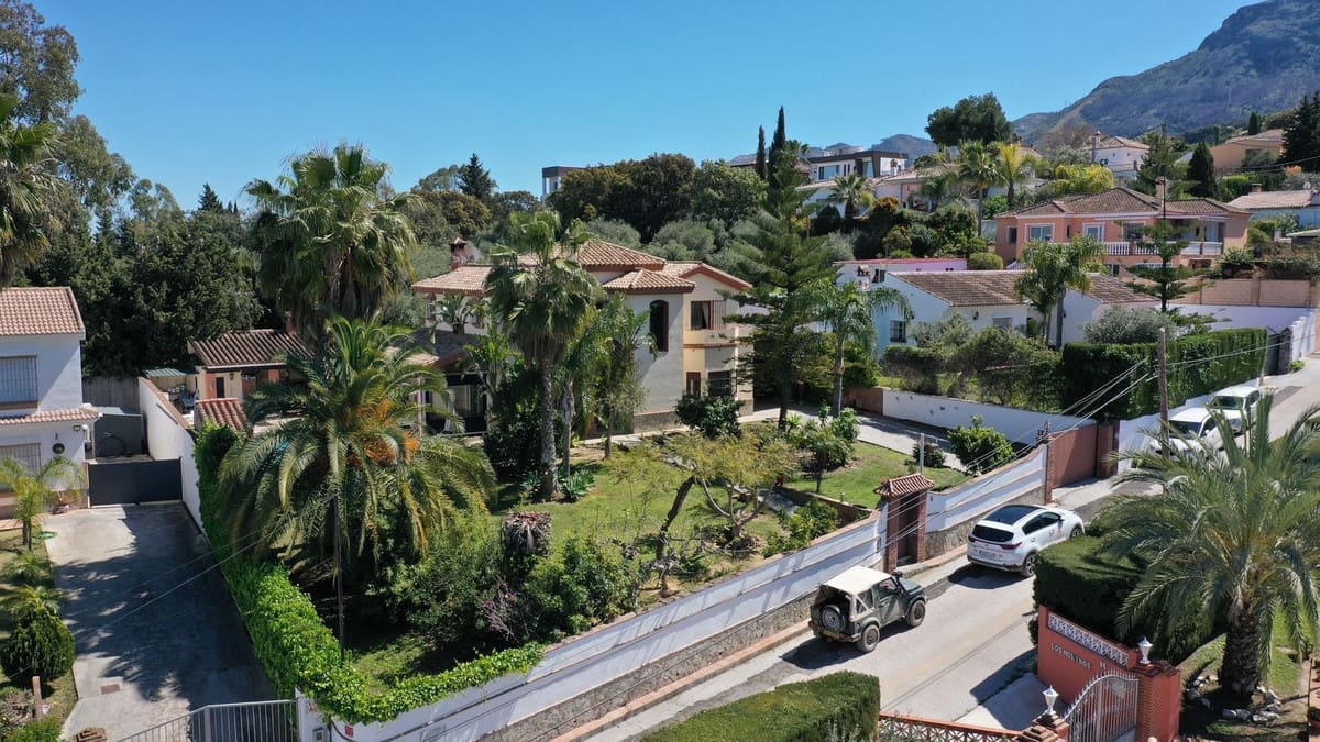 4 chambre Villa/Maison Semi-Mitoyenne à vendre à Alhaurin el Grande avec piscine - 695 000 € (Ref: 9828893)