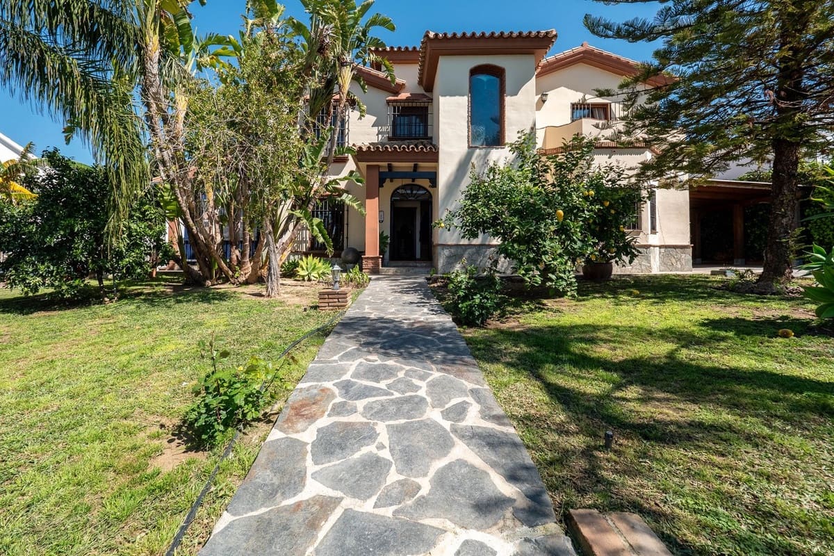 4 chambre Villa/Maison Semi-Mitoyenne à vendre à Alhaurin el Grande avec piscine - 695 000 € (Ref: 9828893)
