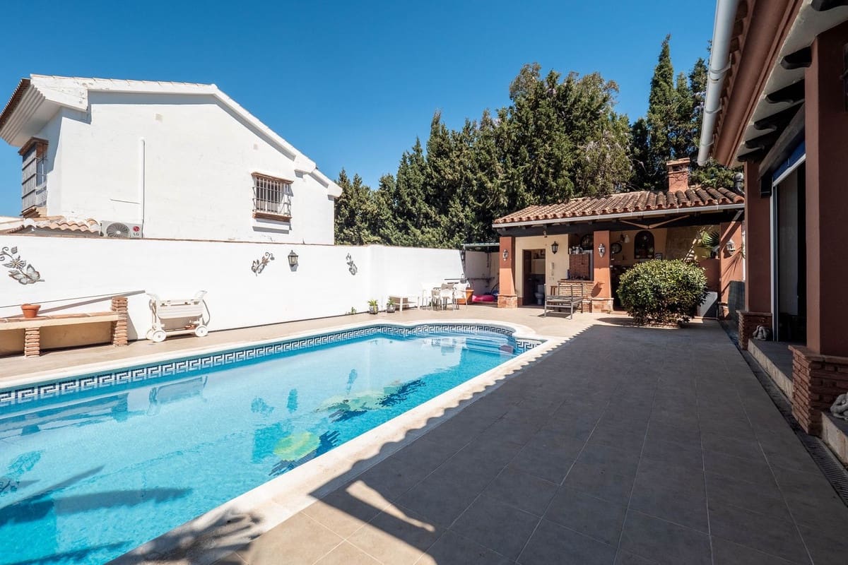 4 chambre Villa/Maison Semi-Mitoyenne à vendre à Alhaurin el Grande avec piscine - 695 000 € (Ref: 9828893)