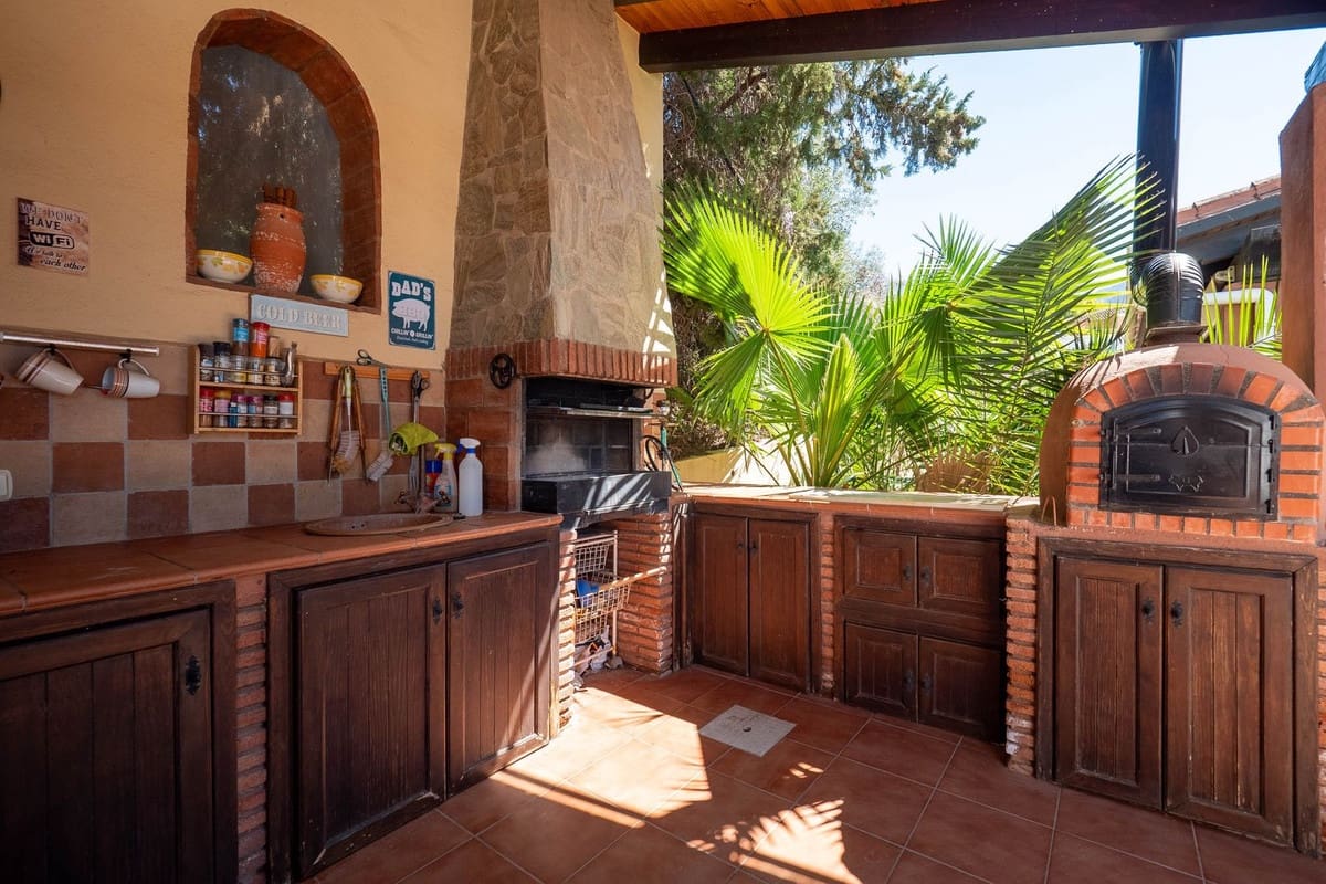 4 chambre Villa/Maison Semi-Mitoyenne à vendre à Alhaurin el Grande avec piscine - 695 000 € (Ref: 9828893)