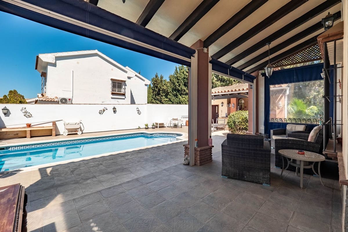 4 chambre Villa/Maison Semi-Mitoyenne à vendre à Alhaurin el Grande avec piscine - 695 000 € (Ref: 9828893)