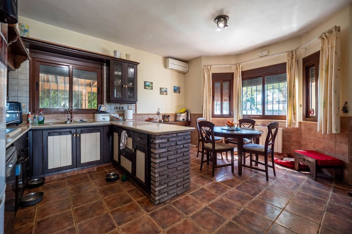 4 chambre Villa/Maison Semi-Mitoyenne à vendre à Alhaurin el Grande avec piscine - 695 000 € (Ref: 9828893)