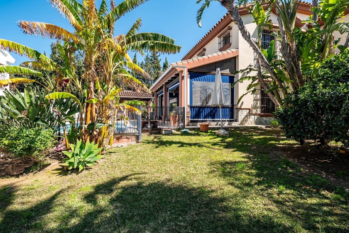 4 chambre Villa/Maison Semi-Mitoyenne à vendre à Alhaurin el Grande avec piscine - 695 000 € (Ref: 9828893)