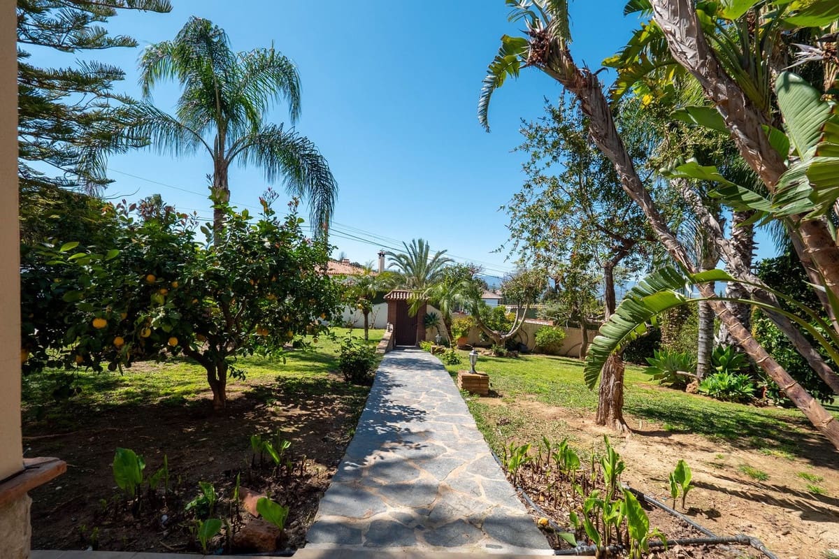 4 chambre Villa/Maison Semi-Mitoyenne à vendre à Alhaurin el Grande avec piscine - 695 000 € (Ref: 9828893)