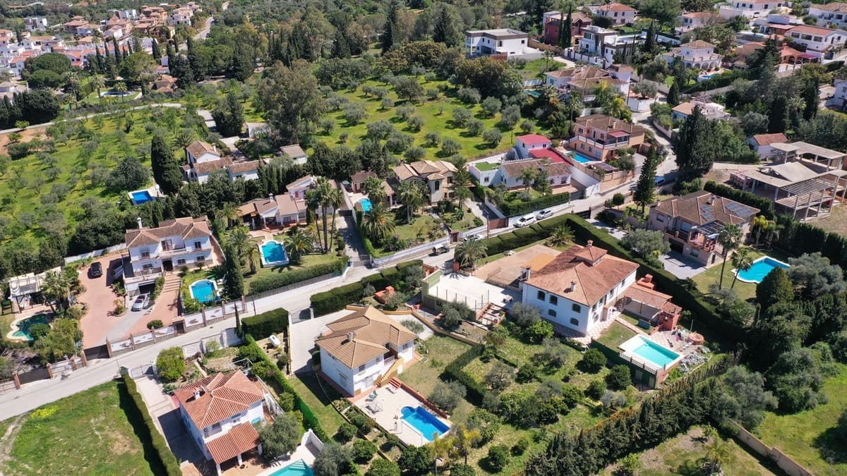 4 chambre Villa/Maison Semi-Mitoyenne à vendre à Alhaurin el Grande avec piscine - 695 000 € (Ref: 9828893)